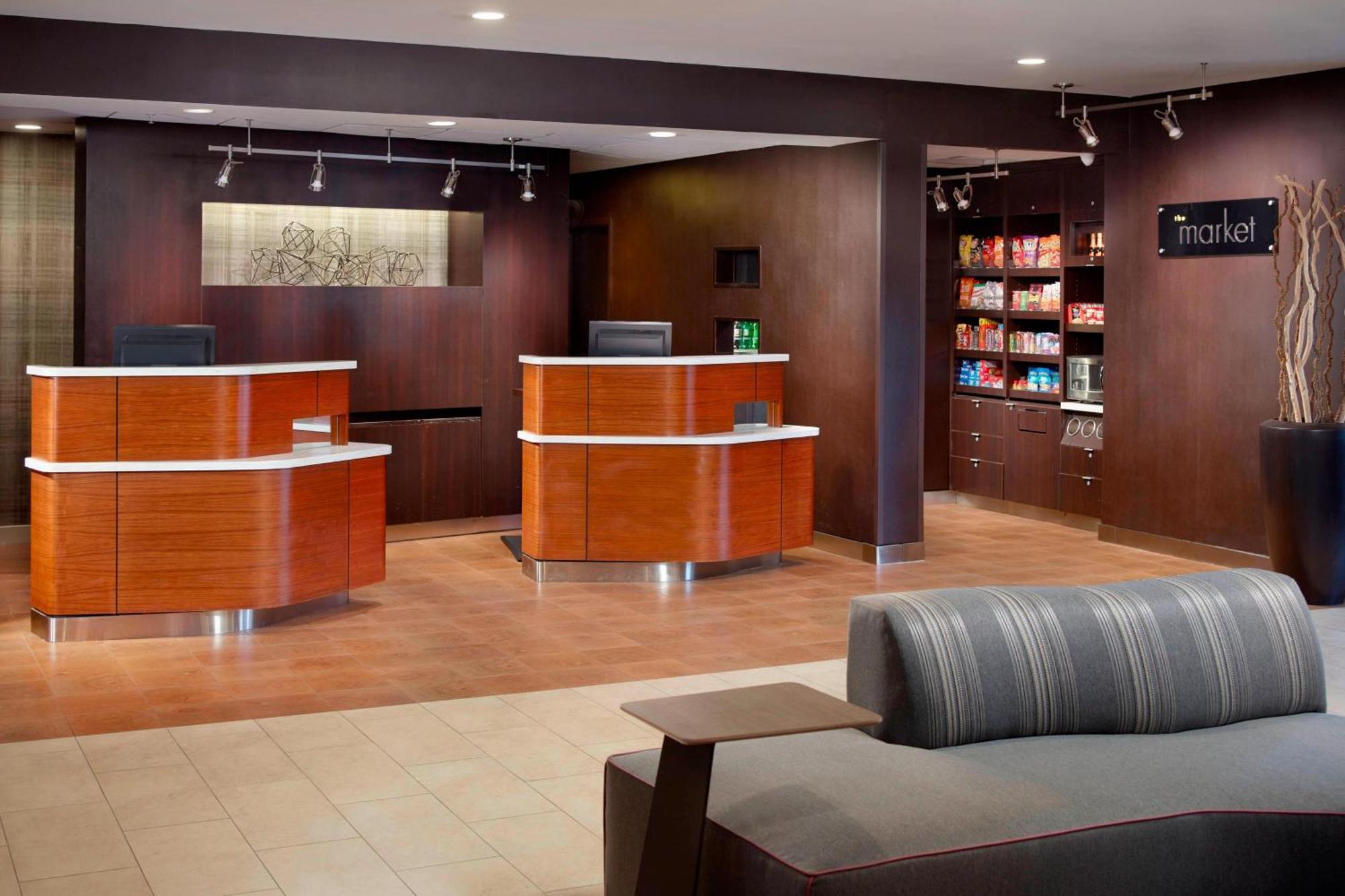 Courtyard By Marriott Atlanta Airport South/Sullivan Road Экстерьер фото