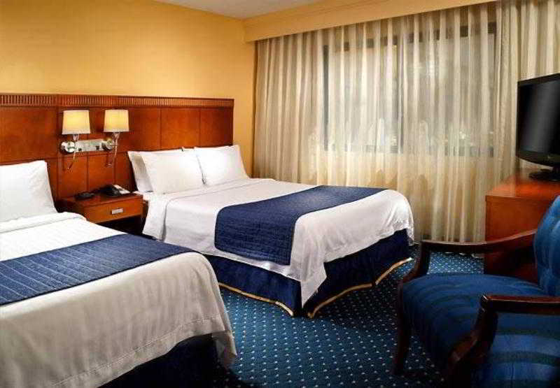 Courtyard By Marriott Atlanta Airport South/Sullivan Road Экстерьер фото