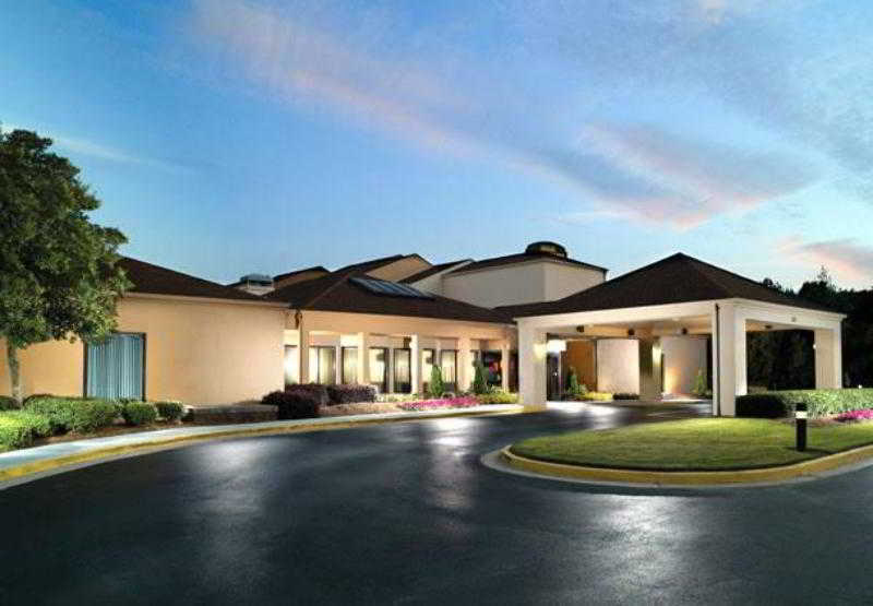 Courtyard By Marriott Atlanta Airport South/Sullivan Road Экстерьер фото